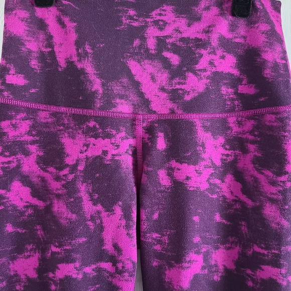Lululemon magenta & black crop wunder under sz 6 - Picture 3 of 16